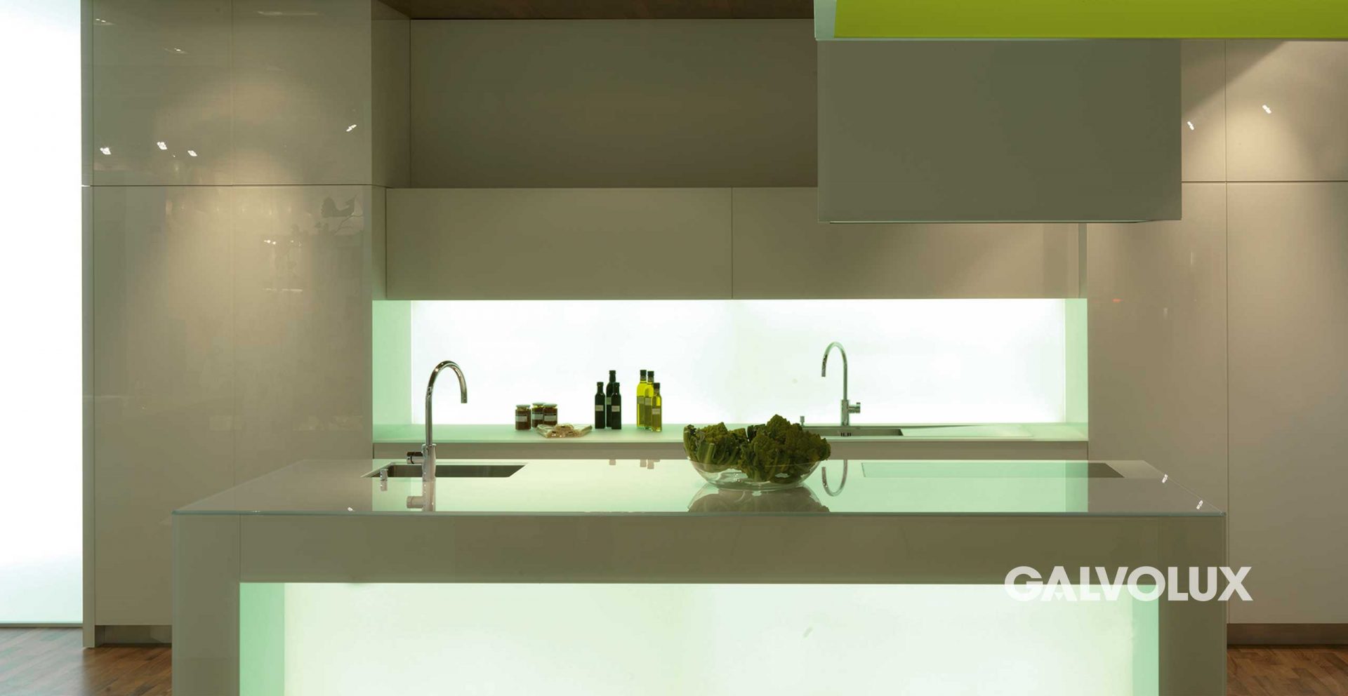 Küchenrückwände glas beleuchtet | SET Glasbau